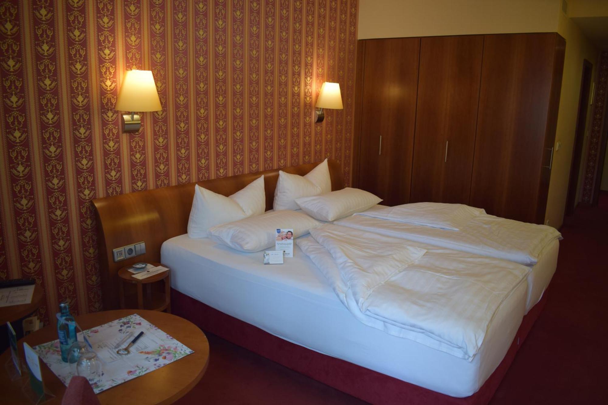 Akzent Hotel Goldner Hirsch Каменц Экстерьер фото