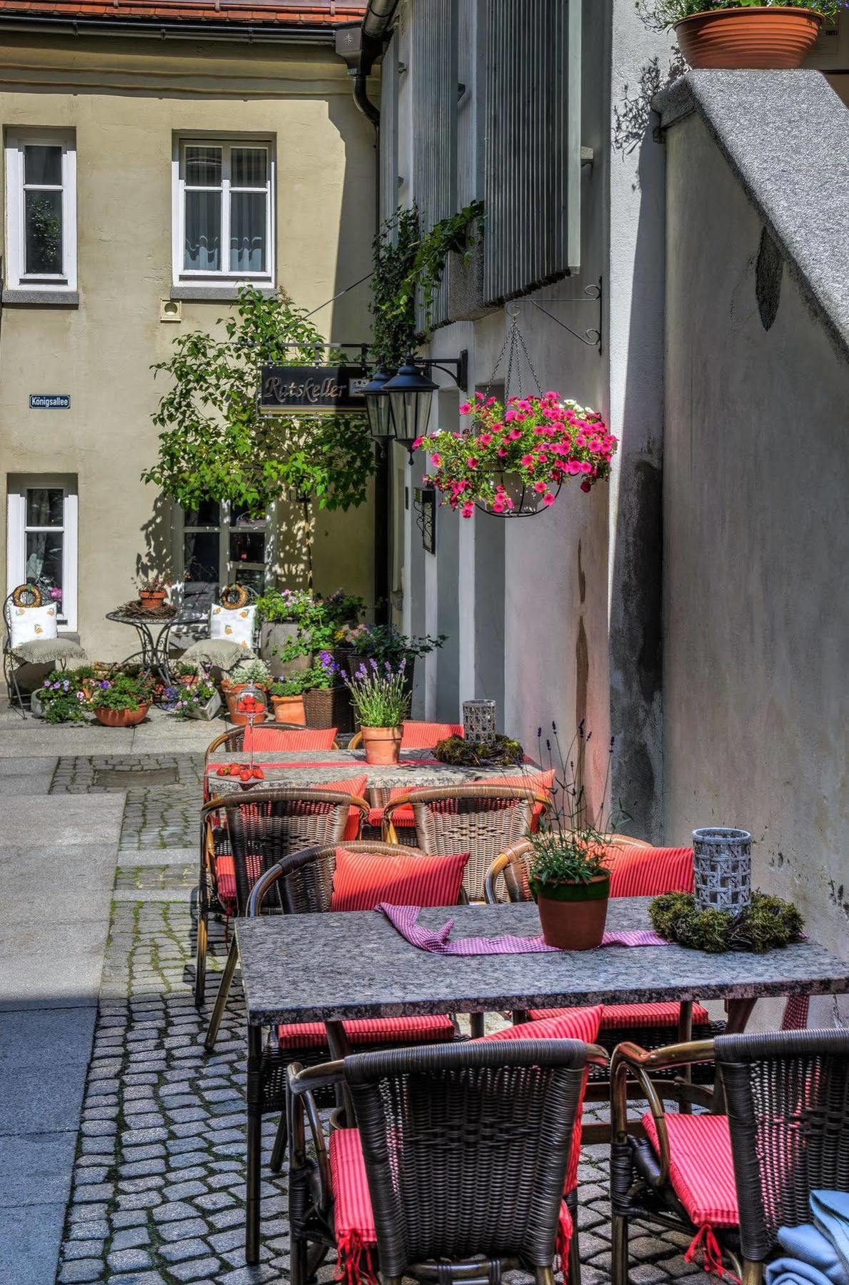 Akzent Hotel Goldner Hirsch Каменц Экстерьер фото